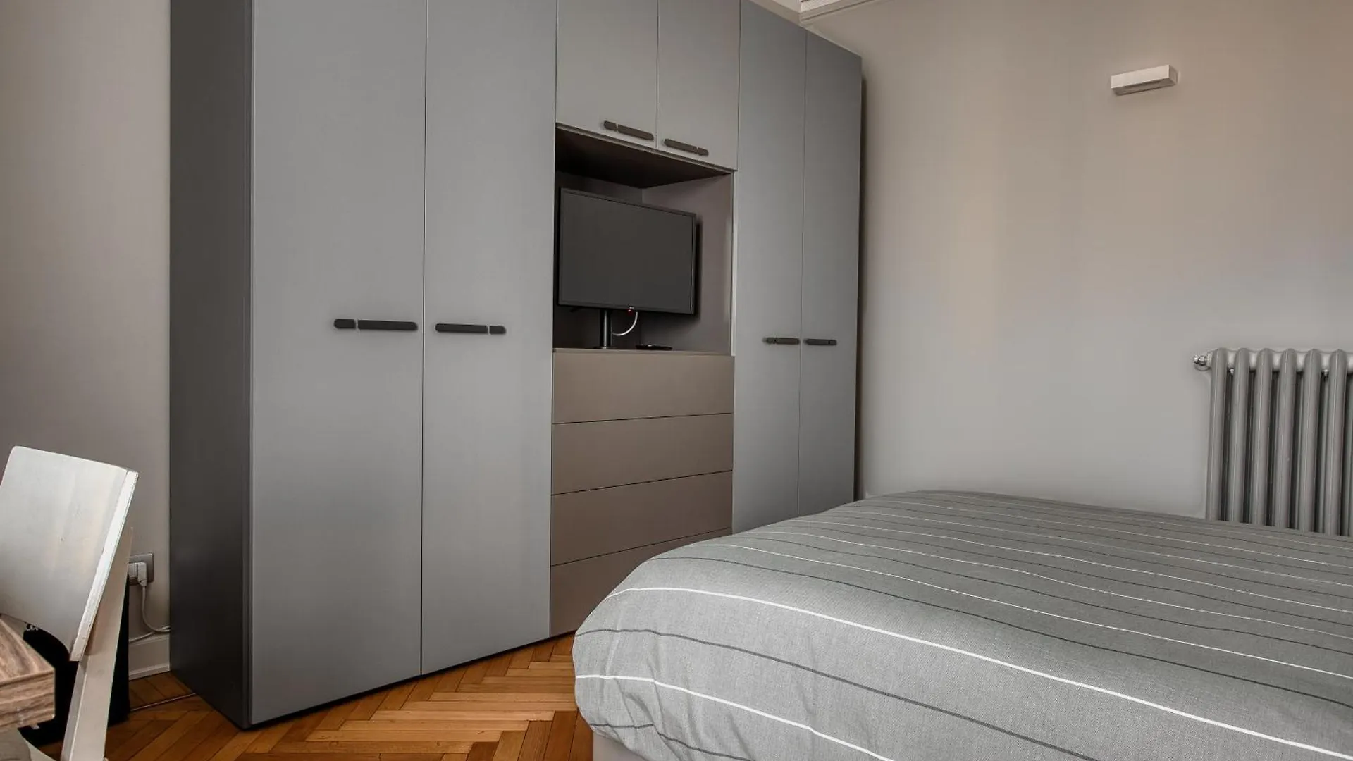 Navigli, 90 Square Meters, Free Parking Ripa Ticinese Apartment Milan Italy