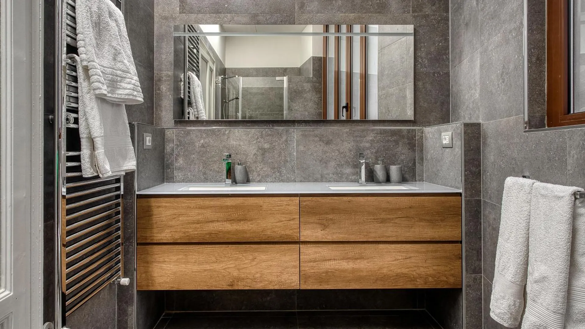 Navigli, 90 Square Meters, Free Parking Ripa Ticinese Apartment Milan Italy