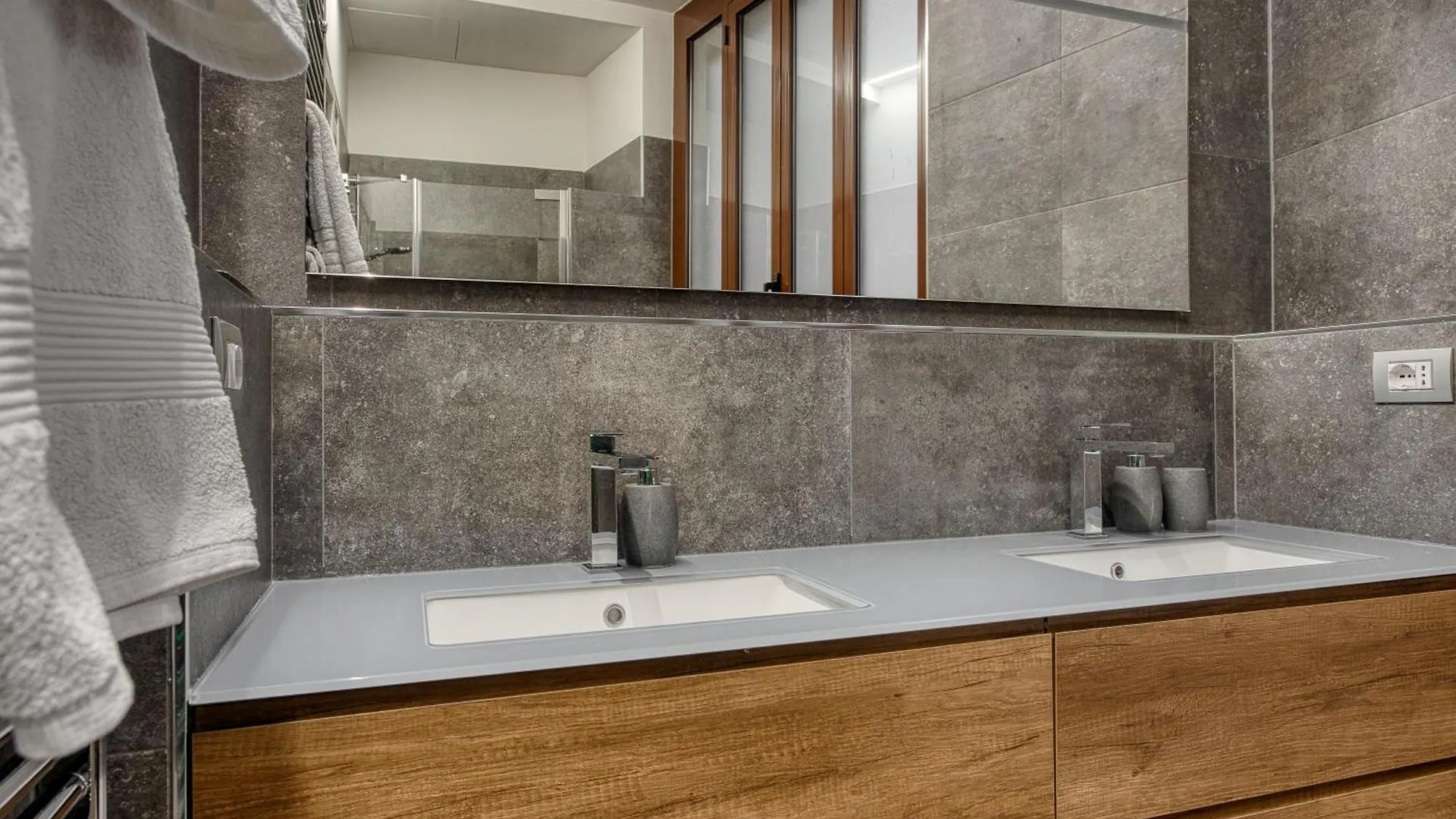 Navigli, 90 Square Meters, Free Parking Ripa Ticinese Apartment Milan